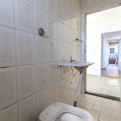 Casa à venda com 200m², 3 quartos e 1 vagaBanheiro da Suíte 2