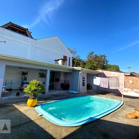 Casa à venda com 125m², 2 quartos e 1 vagaPiscina