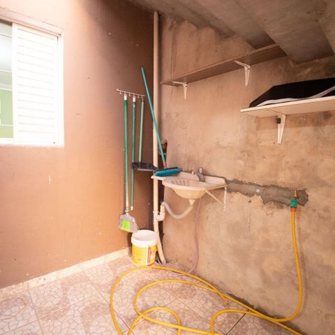 Casa à venda com 165m², 3 quartos e 2 vagaslavanderia