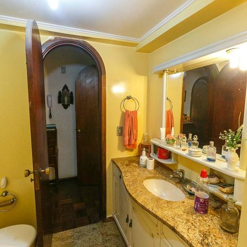 Apartamento para alugar com 176m², 3 quartos e 2 vagasBanheiro
