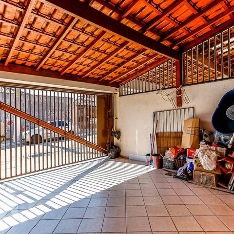 Casa à venda com 130m², 4 quartos e 2 vagas Casa à venda com 130m², 4 quartos e 2 vagasGaragem