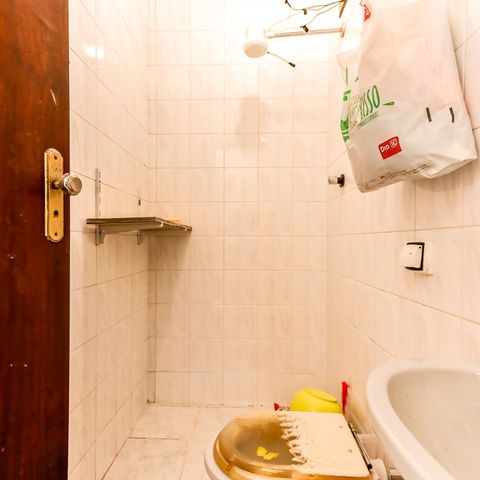 Casa à venda com 130m², 4 quartos e 2 vagas Casa à venda com 130m², 4 quartos e 2 vagasBanheiro de Serviço