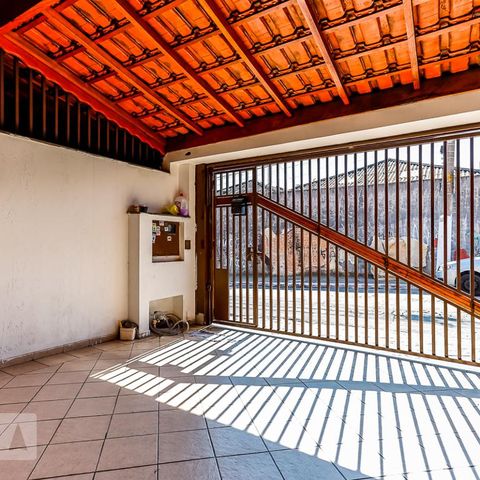 Casa à venda com 130m², 4 quartos e 2 vagas Casa à venda com 130m², 4 quartos e 2 vagasGaragem