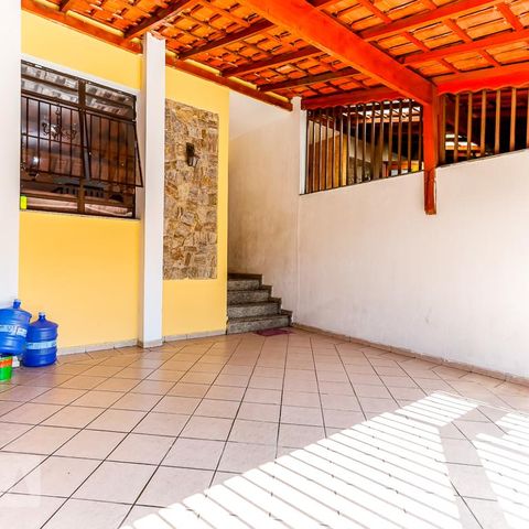 Casa à venda com 130m², 4 quartos e 2 vagas Casa à venda com 130m², 4 quartos e 2 vagasGaragem