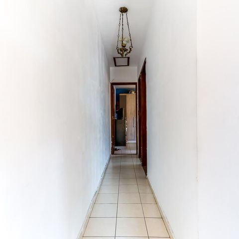 Casa à venda com 130m², 4 quartos e 2 vagas Casa à venda com 130m², 4 quartos e 2 vagasCorredor Quartos