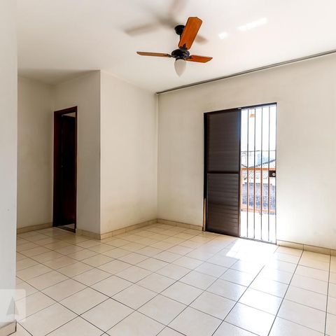 Casa à venda com 130m², 4 quartos e 2 vagas Casa à venda com 130m², 4 quartos e 2 vagasSuíte