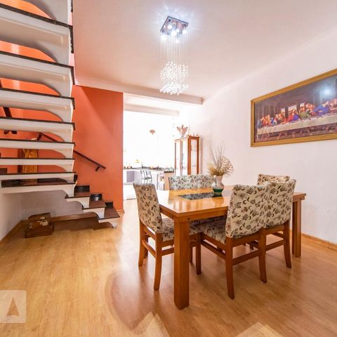 Casa à venda com 280m², 3 quartos e 2 vagasSala
