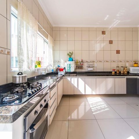 Casa à venda com 280m², 3 quartos e 2 vagasCozinha 