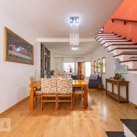 Casa à venda com 280m², 3 quartos e 2 vagasSala