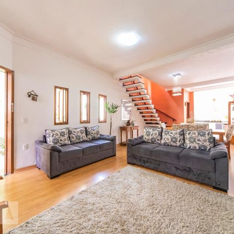 Casa à venda com 280m², 3 quartos e 2 vagasSala