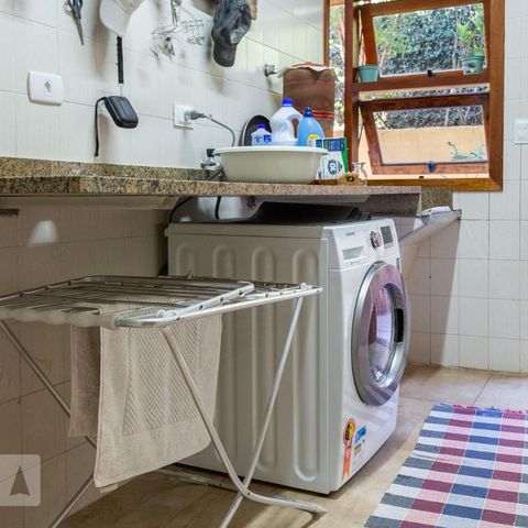 Casa à venda com 320m², 3 quartos e 4 vagasLavanderia