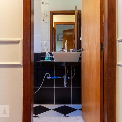 Casa à venda com 320m², 3 quartos e 4 vagasSuíte 1