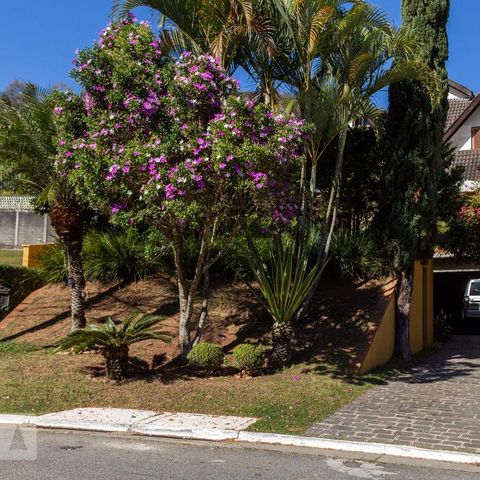 Casa à venda com 320m², 3 quartos e 4 vagasFachada