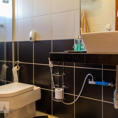 Casa à venda com 320m², 3 quartos e 4 vagasSuíte 1 Banheiro