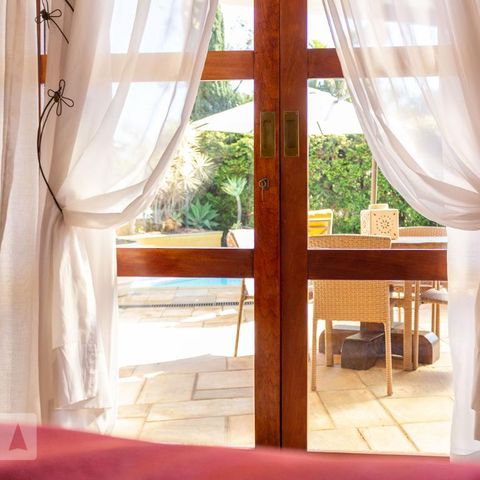 Casa à venda com 320m², 3 quartos e 4 vagasSala