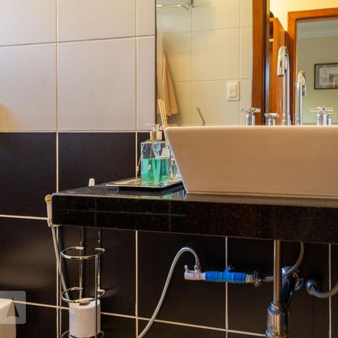 Casa à venda com 320m², 3 quartos e 4 vagasSuíte 1 Banheiro
