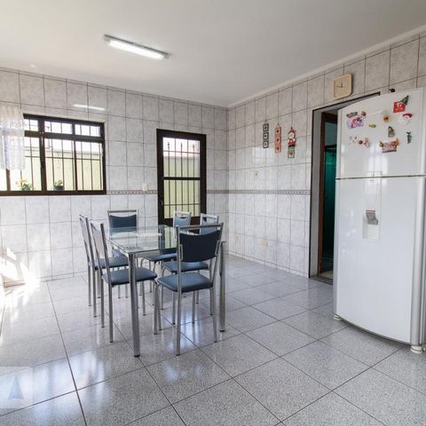 Casa à venda com 254m², 3 quartos e 2 vagasCozinha