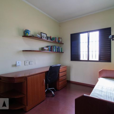 Casa à venda com 254m², 3 quartos e 2 vagasQuarto 3