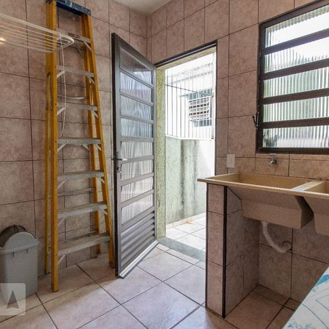 Casa à venda com 254m², 3 quartos e 2 vagasLavanderia
