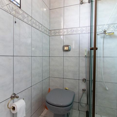 Casa à venda com 254m², 3 quartos e 2 vagasBanheiro 2