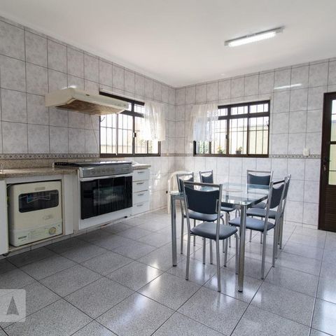 Casa à venda com 254m², 3 quartos e 2 vagasCozinha