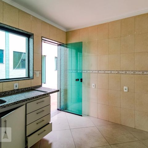 Casa à venda com 50m², 3 quartos e sem vaga Casa à venda com 50m², 3 quartos e sem vagaCozinha