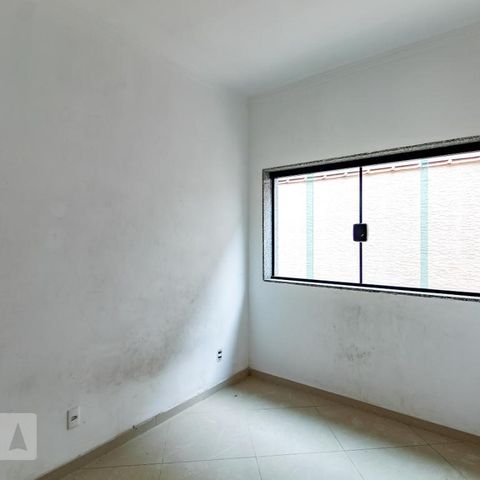 Casa à venda com 50m², 3 quartos e sem vaga Casa à venda com 50m², 3 quartos e sem vagaQuarto 2