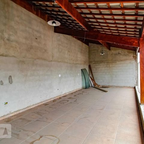 Casa à venda com 50m², 3 quartos e sem vaga Casa à venda com 50m², 3 quartos e sem vagaVaranda