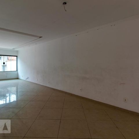 Casa à venda com 50m², 3 quartos e sem vaga Casa à venda com 50m², 3 quartos e sem vagaSala
