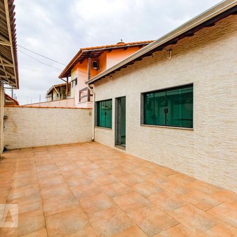 Casa à venda com 50m², 3 quartos e sem vaga Casa à venda com 50m², 3 quartos e sem vagaGaragem