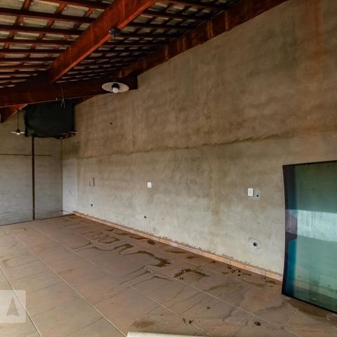 Casa à venda com 50m², 3 quartos e sem vaga Casa à venda com 50m², 3 quartos e sem vagaVaranda
