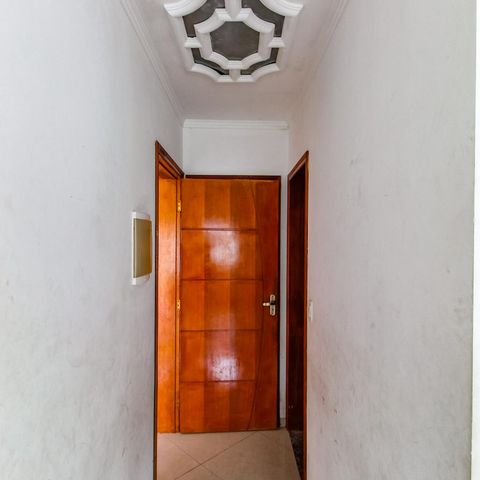 Casa à venda com 50m², 3 quartos e sem vaga Casa à venda com 50m², 3 quartos e sem vagaSuíte