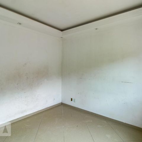Casa à venda com 50m², 3 quartos e sem vaga Casa à venda com 50m², 3 quartos e sem vagaSuíte