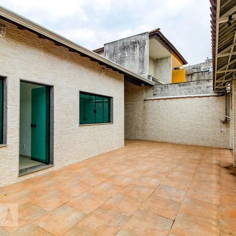 Casa à venda com 50m², 3 quartos e sem vaga Casa à venda com 50m², 3 quartos e sem vagaGaragem