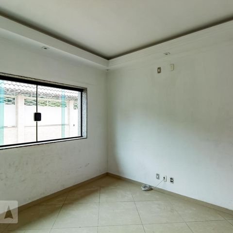 Casa à venda com 50m², 3 quartos e sem vaga Casa à venda com 50m², 3 quartos e sem vagaSuíte