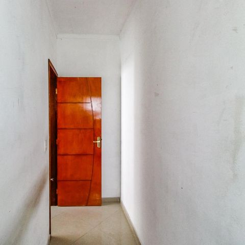 Casa à venda com 50m², 3 quartos e sem vaga Casa à venda com 50m², 3 quartos e sem vagaCloset da suíte