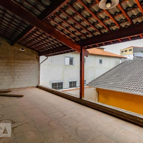 Casa à venda com 50m², 3 quartos e sem vaga Casa à venda com 50m², 3 quartos e sem vagaVaranda