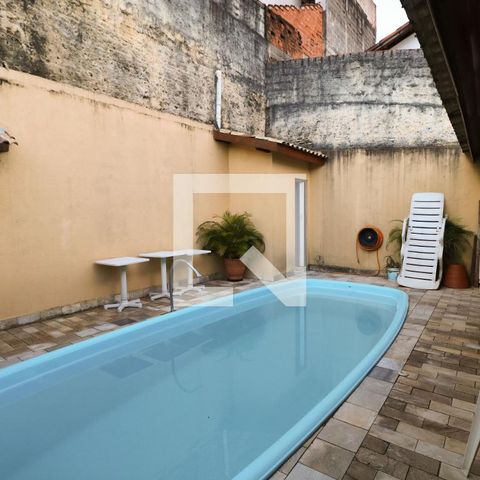 Casa à venda com 250m², 3 quartos e 3 vagasPiscina