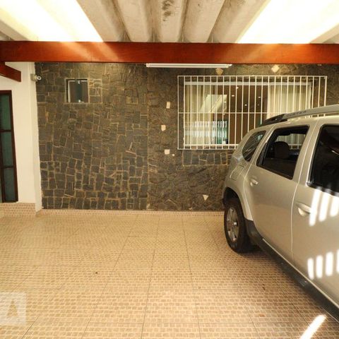 Casa à venda com 135m², 3 quartos e 2 vagasFachada