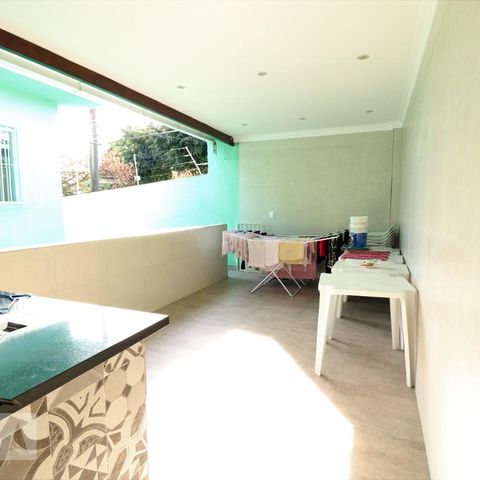 Casa à venda com 135m², 3 quartos e 2 vagasÁrea Externa
