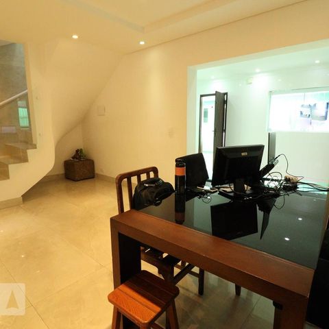 Casa à venda com 135m², 3 quartos e 2 vagasSala
