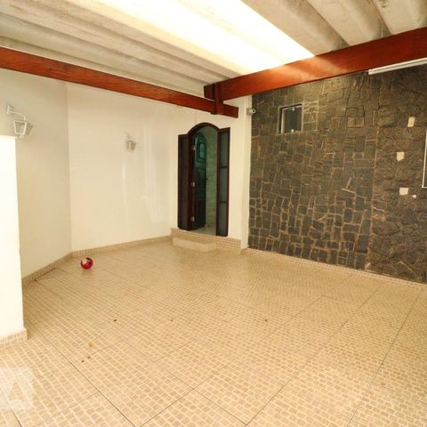 Casa à venda com 135m², 3 quartos e 2 vagasÁrea Externa