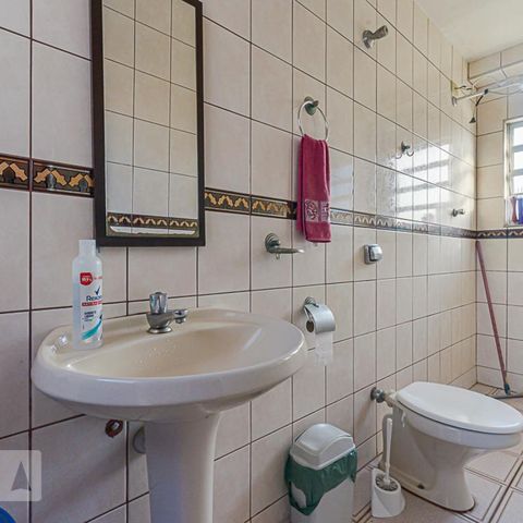 Casa à venda com 300m², 4 quartos e 2 vagasBanheiro da Suite 1