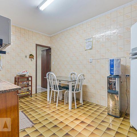 Casa à venda com 300m², 4 quartos e 2 vagasCozinha