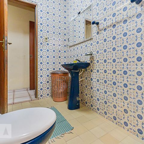 Casa à venda com 300m², 4 quartos e 2 vagasBanheiro Social