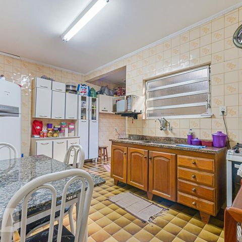 Casa à venda com 300m², 4 quartos e 2 vagasCozinha