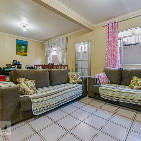 Casa à venda com 300m², 4 quartos e 2 vagasSala