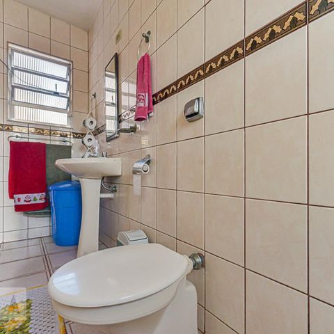 Casa à venda com 300m², 4 quartos e 2 vagasBanheiro da Suite 1