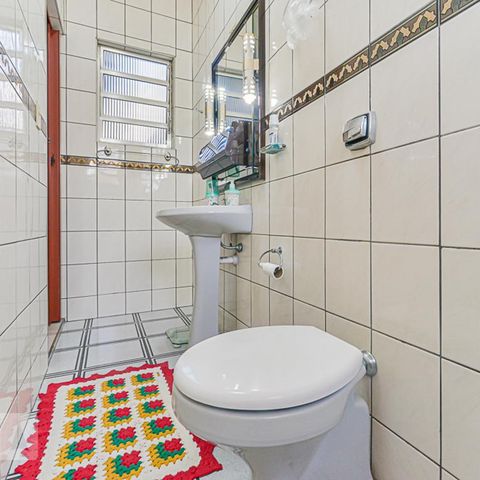 Casa à venda com 300m², 4 quartos e 2 vagasBanheiro da Suite 2