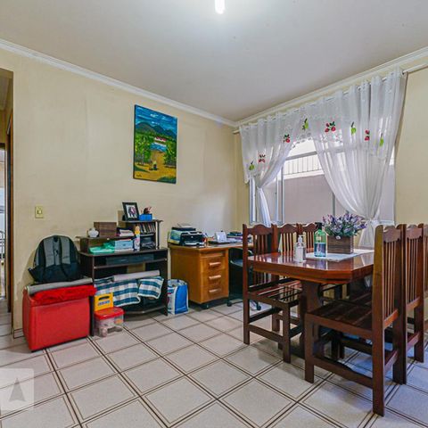 Casa à venda com 300m², 4 quartos e 2 vagasSala